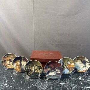 Victorian Trading Company Cat Caper Mini Plates With Stands